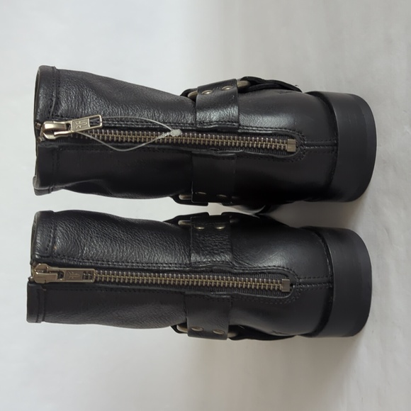 Boots - Picture 4 of 12